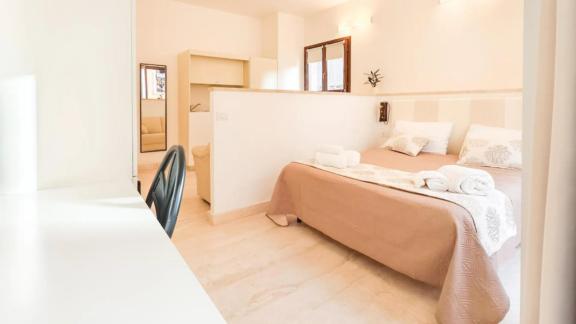 Oidu - Cagliari Suites 0*,  Italia