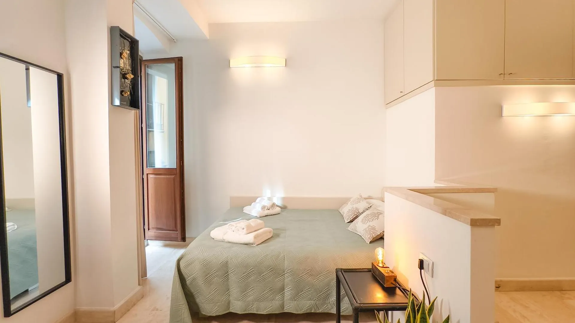 Oidu - Cagliari Suites 0*,  Italien